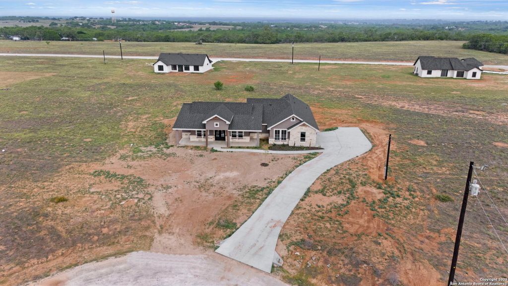 Photo of 104 HIDDEN PATH, Floresville, TX 78114 (MLS # 1859867)