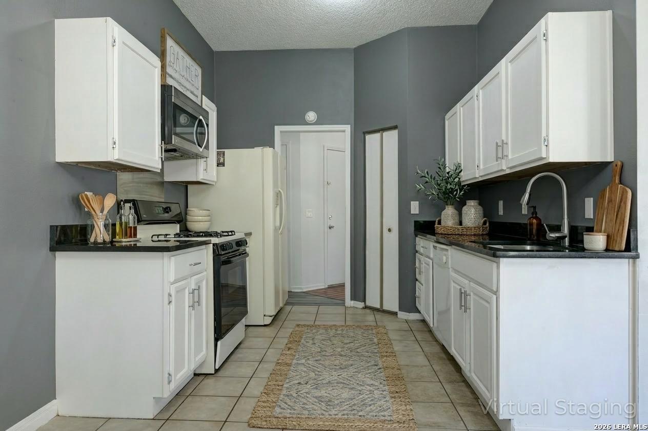 Search 9407 Greens Pt