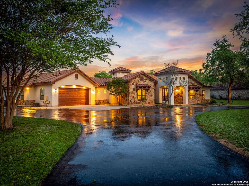 Photo of 851 River Cliff, Canyon Lake, TX 78133 (MLS # 1945509)