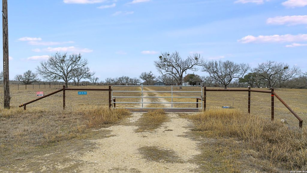 Photo of 228 County Road 454, Stockdale, TX 78160 (MLS # 1948546)