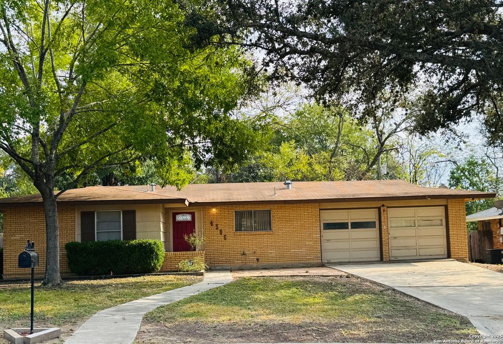 Photo of 4506 Hollyridge, San Antonio, TX 78228 (MLS # 1923210)