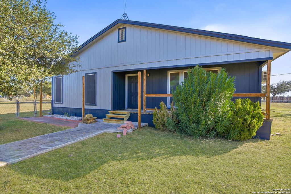 Photo of 1037 county road 7711, Devine, TX 78016 (MLS # 1926883)