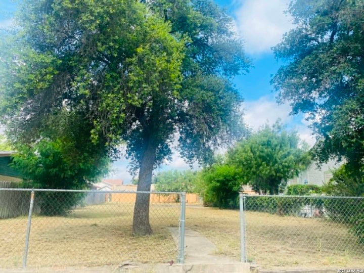 Photo 1 of 12 — 787 E Webster St., Eagle Pass, TX 78852