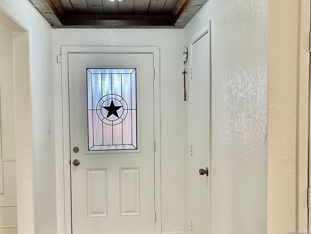Photo of 5431 STATE HIGHWAY 173, Devine, TX 78016 (MLS # 1938104)