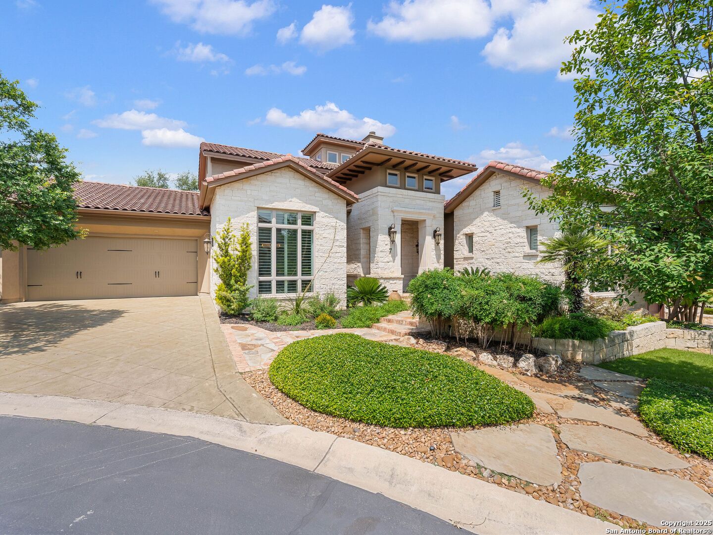 7 Naples Ct