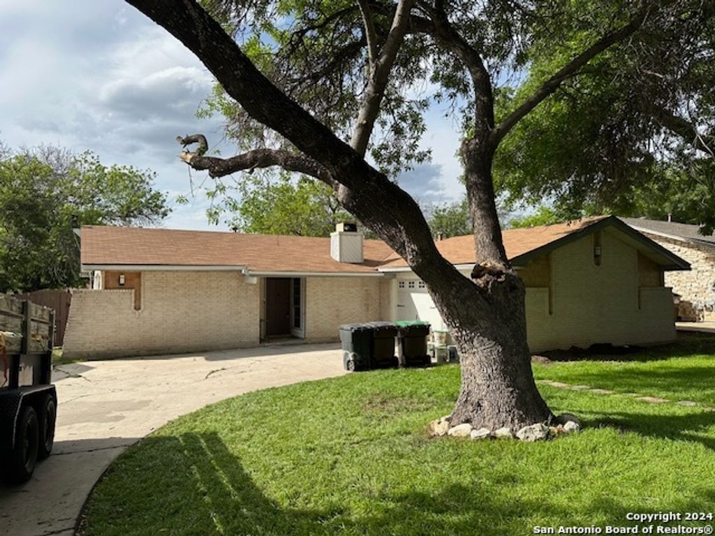 Photo of 7011 FOREST MOSS ST, San Antonio, TX 78240 (MLS # 1916160)