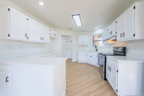 Tiny photo for 201 Anhalt, New Braunfels, TX 78130 (MLS # 1924005)