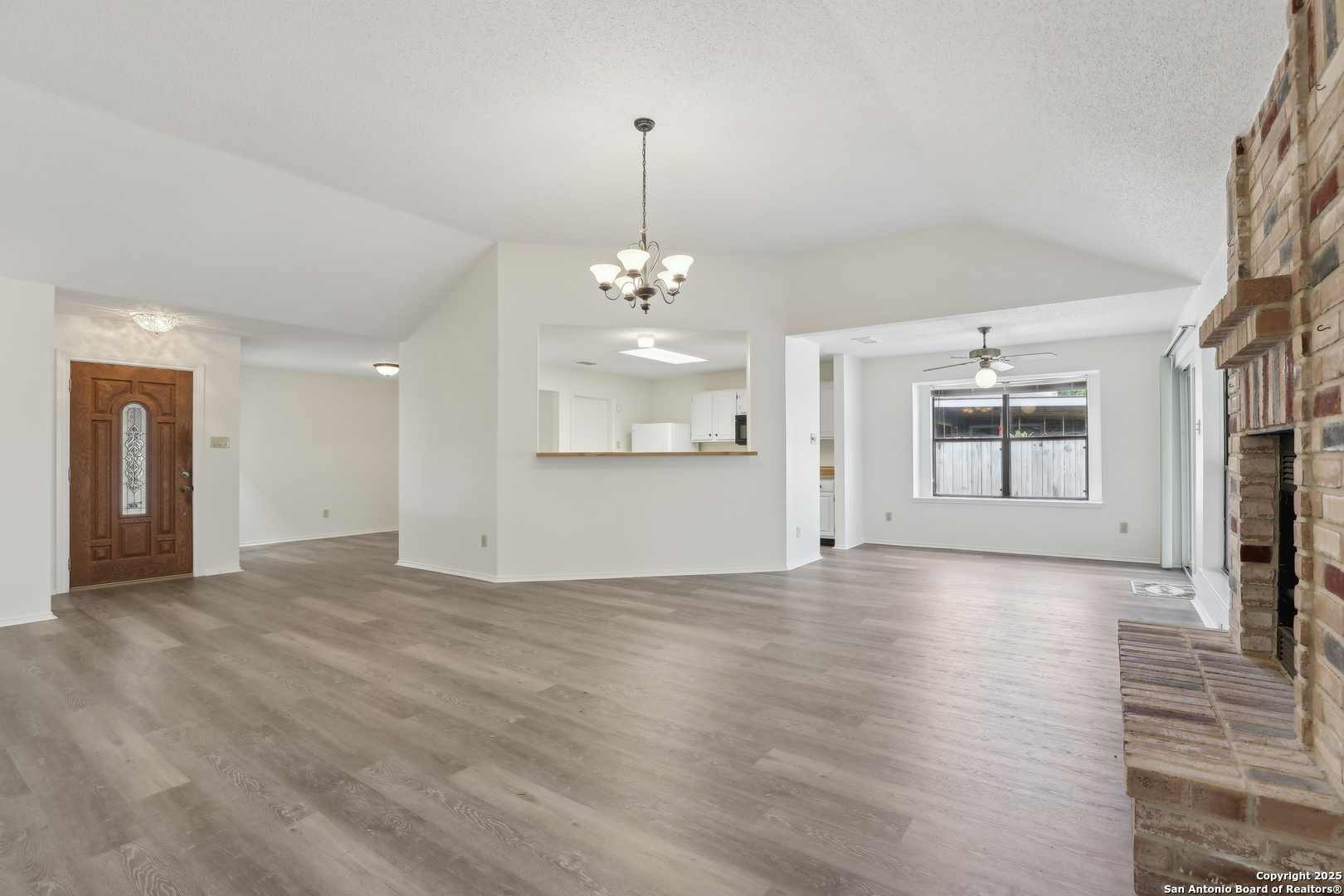 7504 Forest Edge