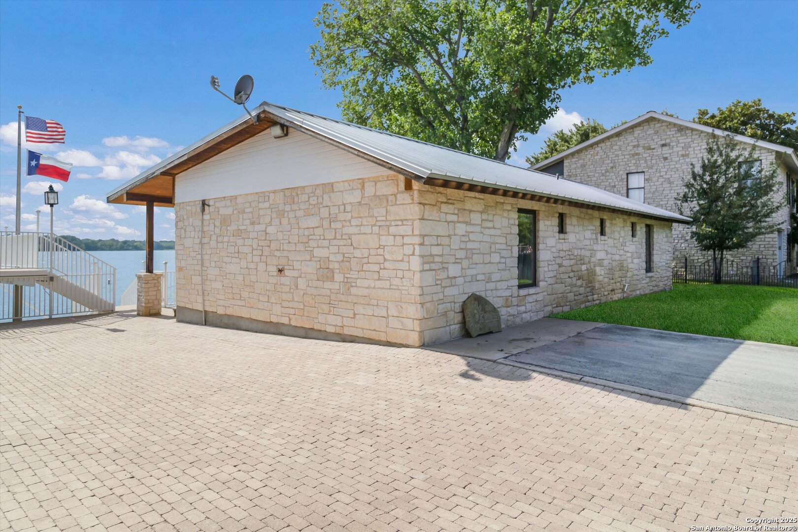 100 S Waterway Dr, Kingsland, TX, 78639, USA, 7 Bedrooms Bedrooms, ,6 BathroomsBathrooms,Residential,Active,100 S Waterway Dr,1909408