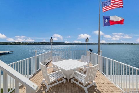 100 Waterway Kingsland TX 78639