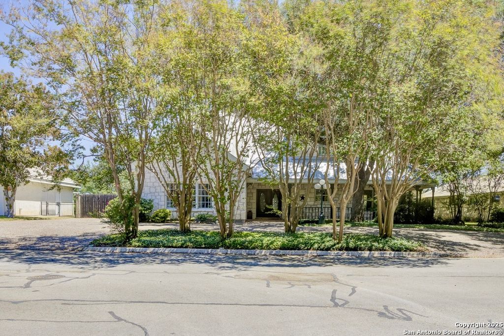 Photo of 2317 Waterford Grace, New Braunfels, TX 78130 (MLS # 1929201)