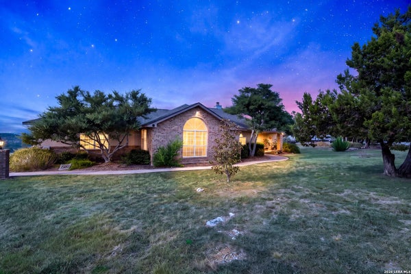 2639 SUMMIT SKWY, NEW BRAUNFELS, TX 78132 - Image e1c2bf9da85e4772296eada8199feebe/1964188908