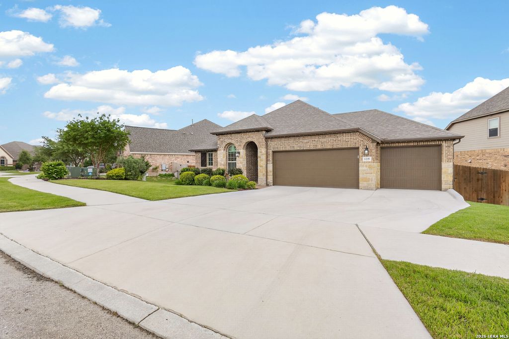 Photo of 125 CIMARRON CRK, Boerne, TX 78006 (MLS # 1959727)