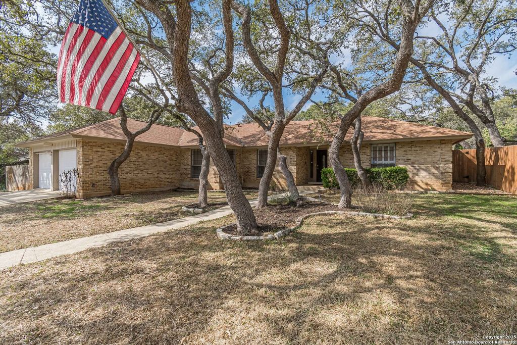 Photo of 12803 CASTLE BEND ST, San Antonio, TX 78230 (MLS # 1938809)