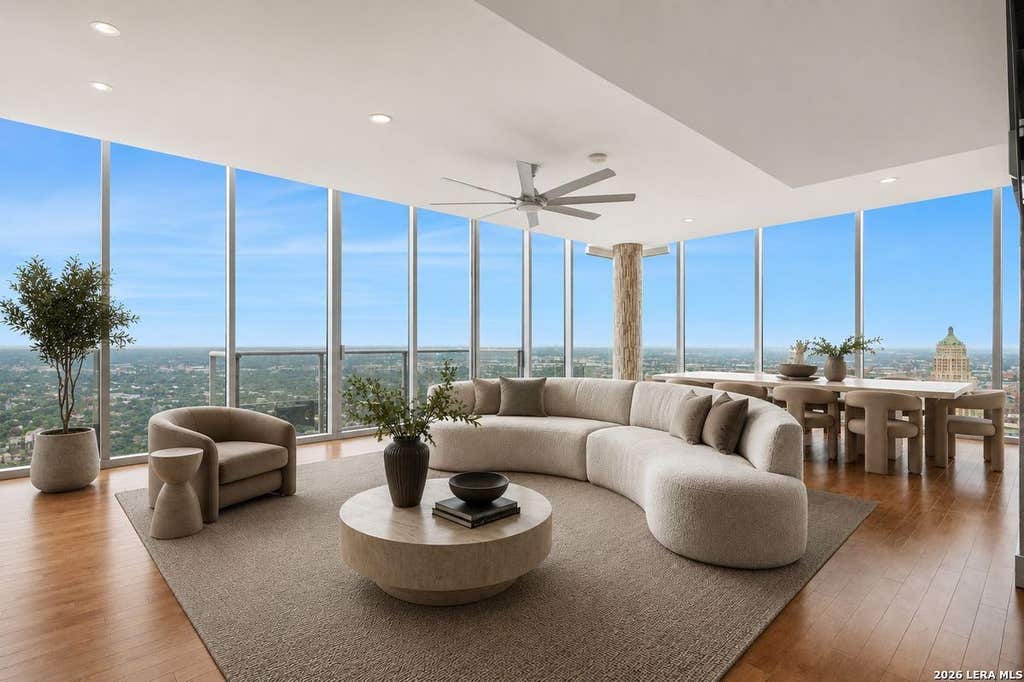 Photo of 610 E Market St 3001 #3001, San Antonio, TX 78205 (MLS # 2001294)