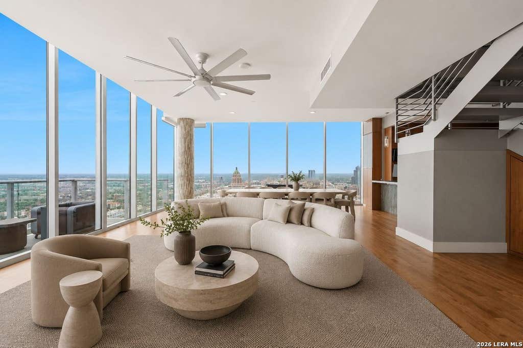 Photo of 610 E Market St 3001 #3001, San Antonio, TX 78205 (MLS # 2001294)