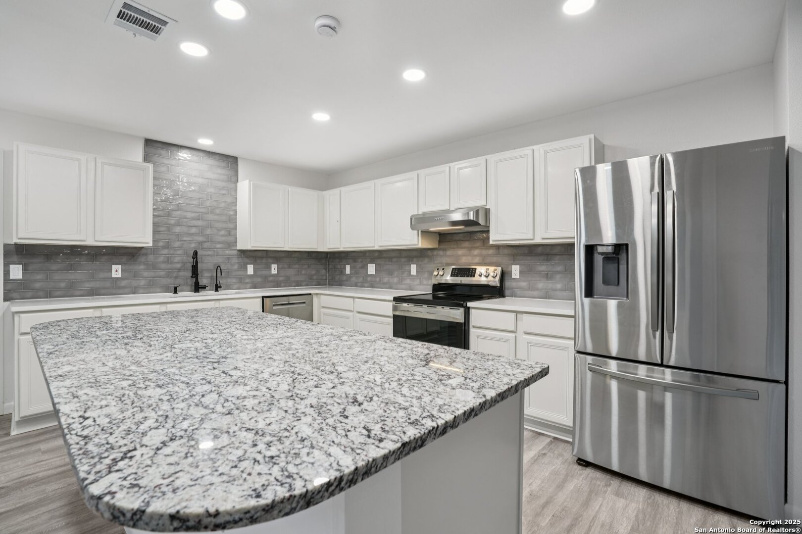 1923 Town Oak Dr, San Antonio, TX, 78232