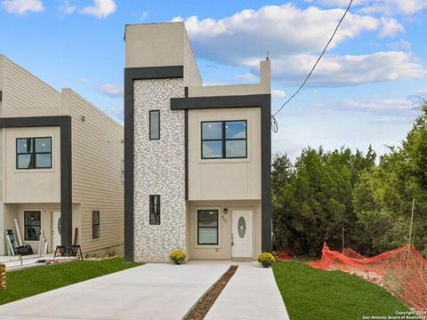 A home in Canyon Lake