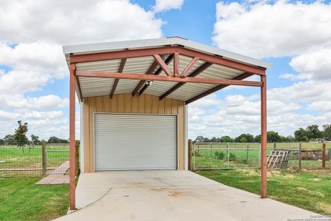 A home in Floresville