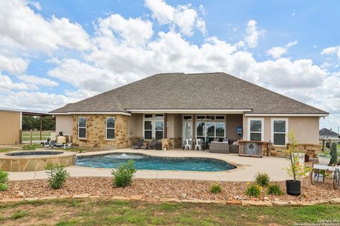 A home in Floresville