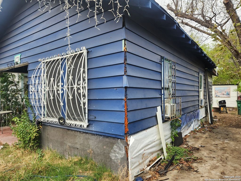 Photo of 3319 salinas, San Antonio, TX 78207 (MLS # 1925146)