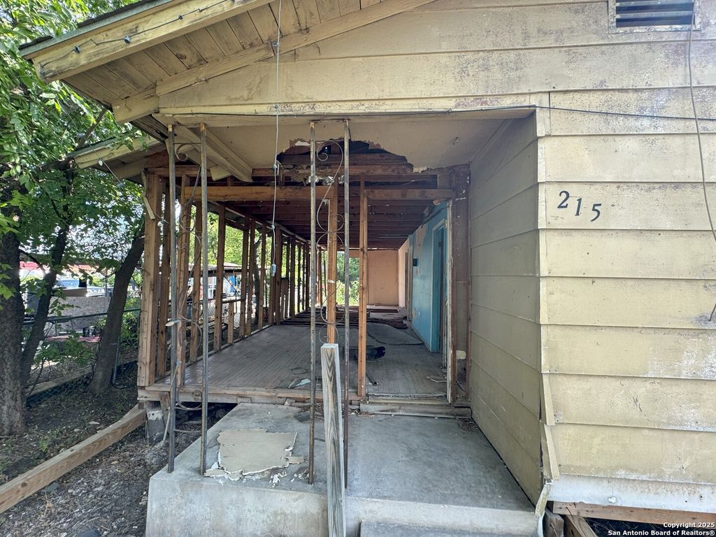 Photo of 215 rehmann, San Antonio, TX 78204 (MLS # 1910005)