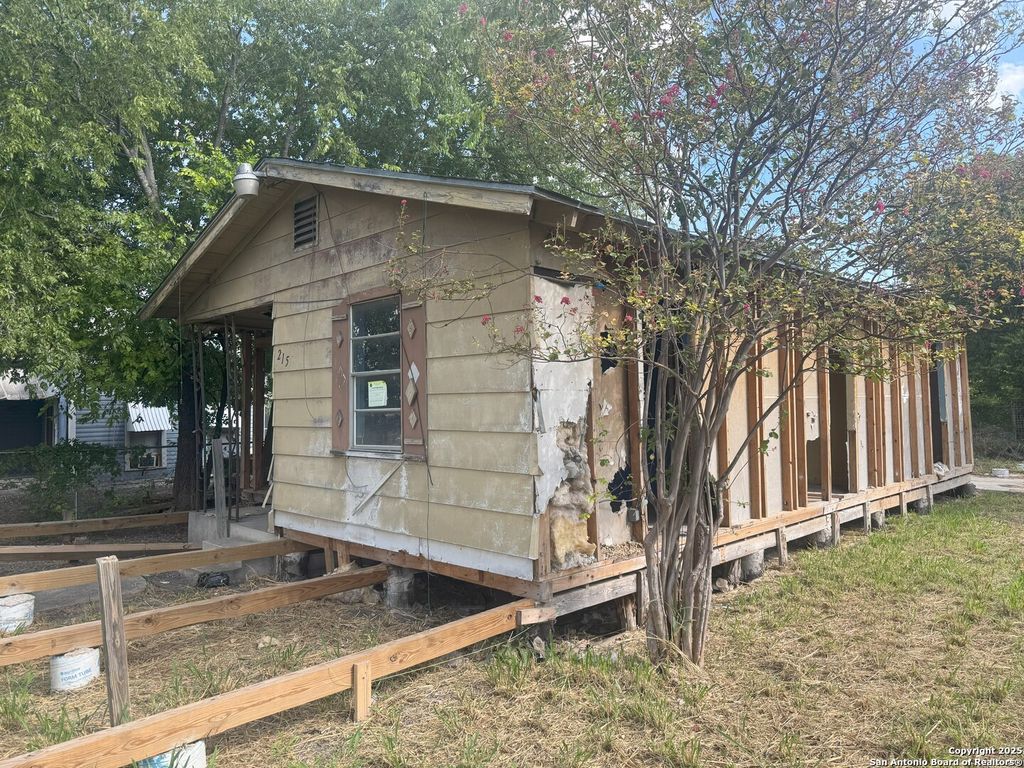 Photo of 215 rehmann, San Antonio, TX 78204 (MLS # 1910005)