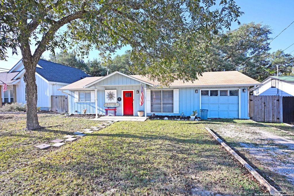 Photo of 553 Scenic, Canyon Lake, TX 78133 (MLS # 1922039)