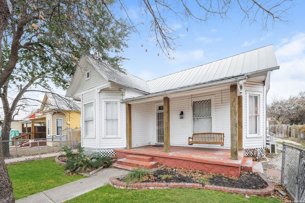 Photo of 823 euclid 2 #2, San Antonio, TX 78212 (MLS # 1939066)