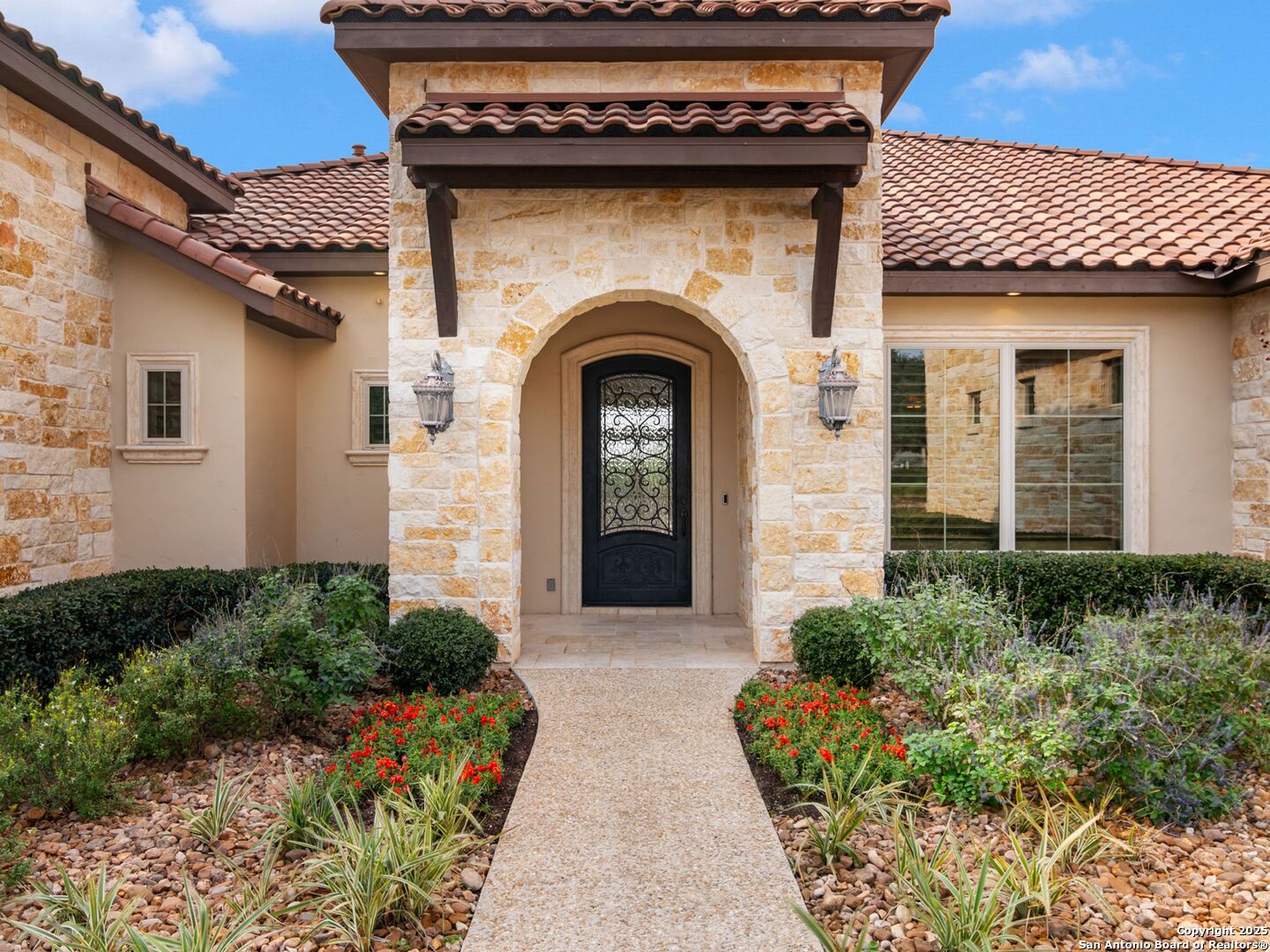 211 Wellesley Landing