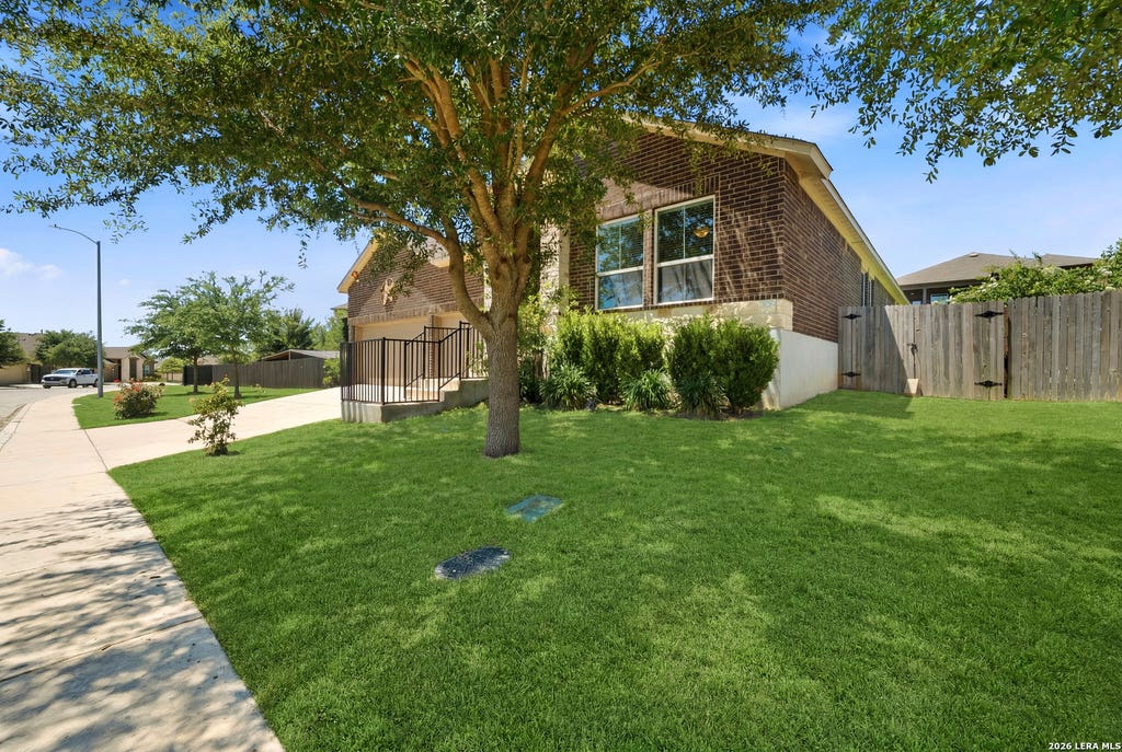 Photo of 619 CHAMBERS RNCH, San Antonio, TX 78245 (MLS # 1992915)
