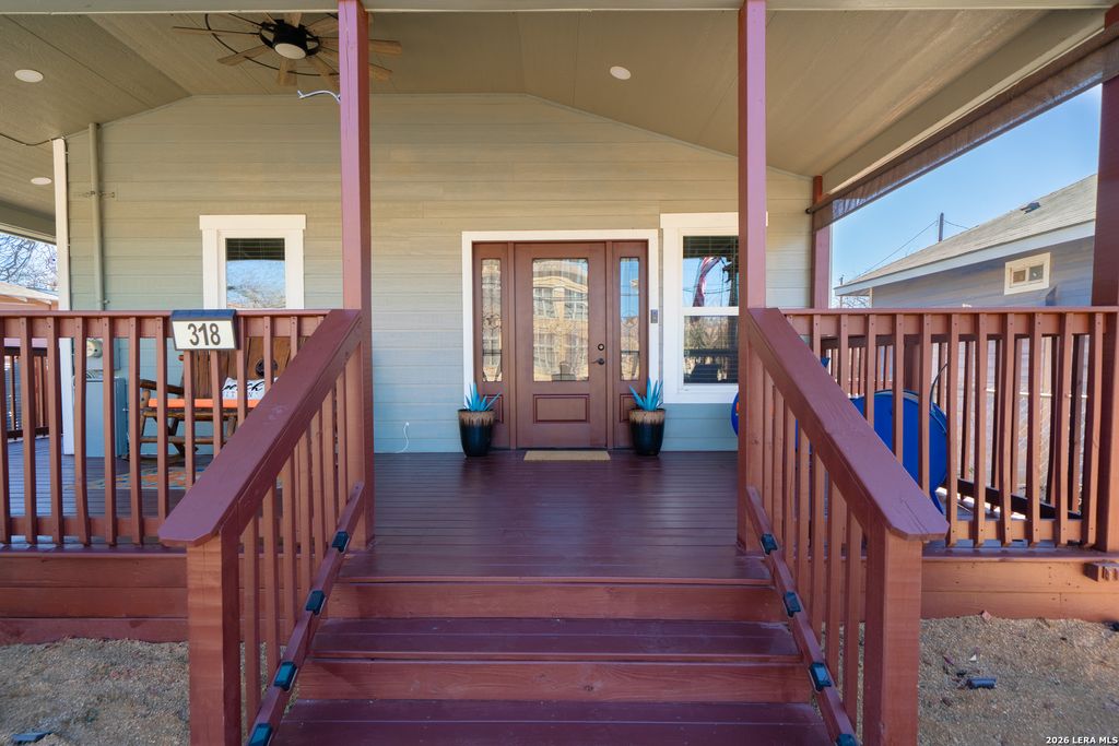 Photo of 318 Pruitt Ave, San Antonio, TX 78204 (MLS # 1943121)