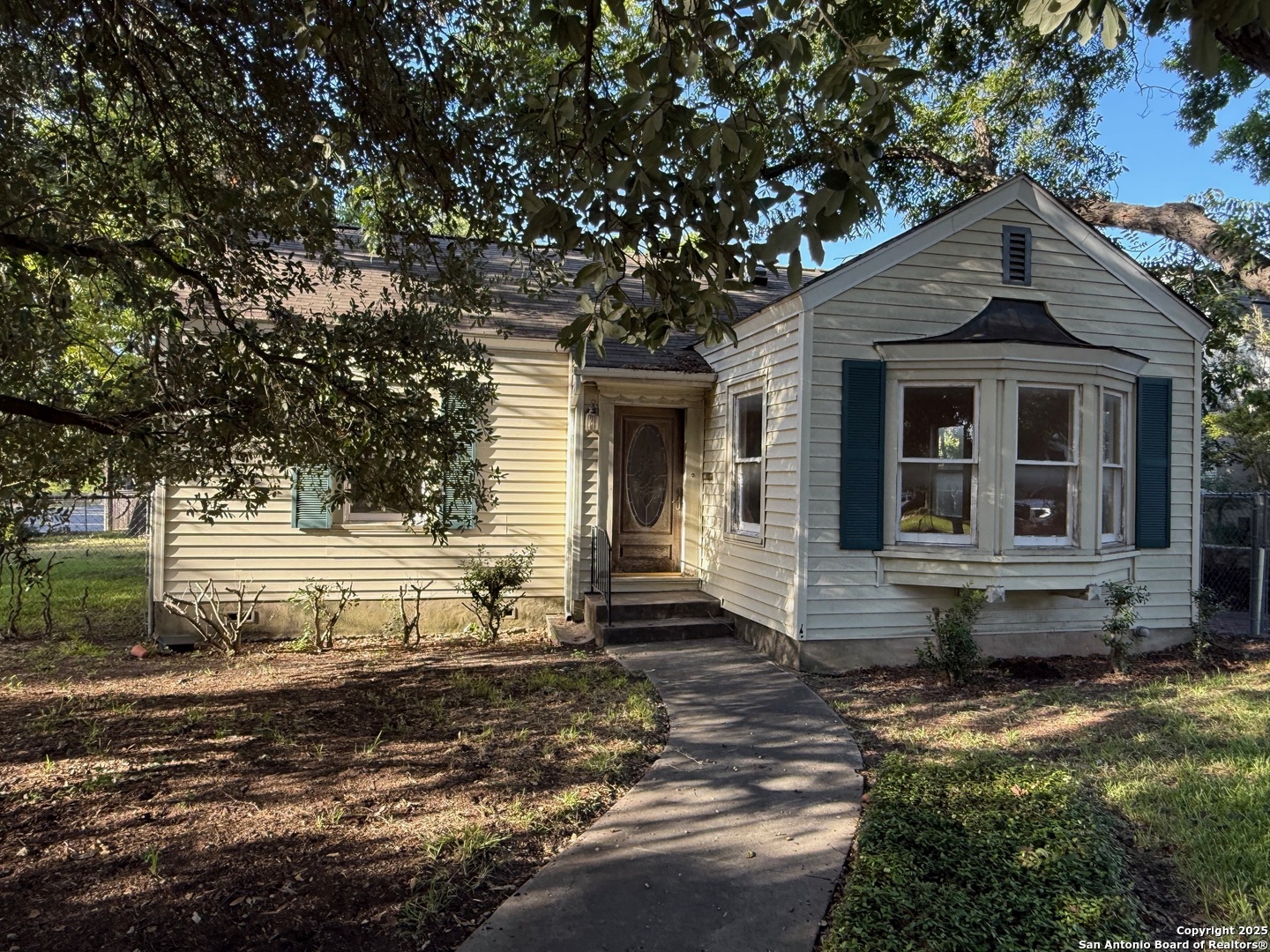 352 Cloverleaf