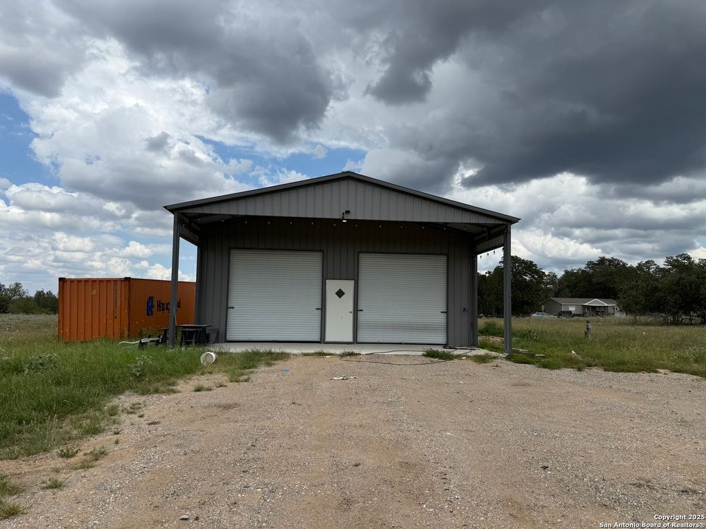 Photo of 386 Old Colony Rd, Seguin, TX 78155 (MLS # 1878070)