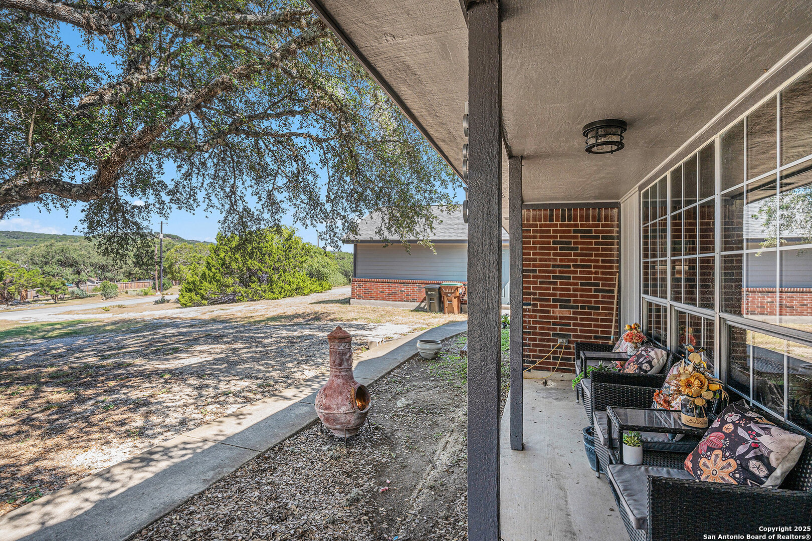 635 Oak Country
