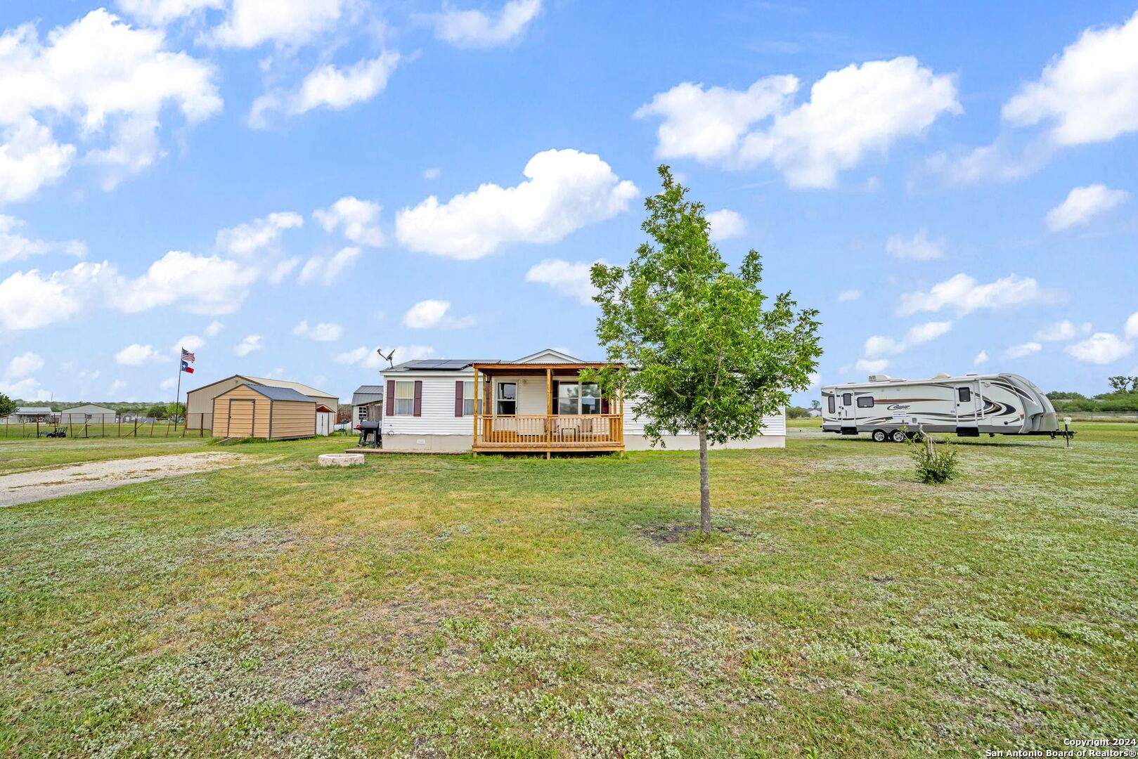 View Marion, TX 78124 mobile home