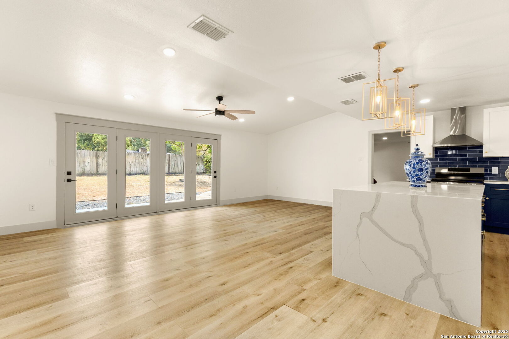 446 Forrest Hill