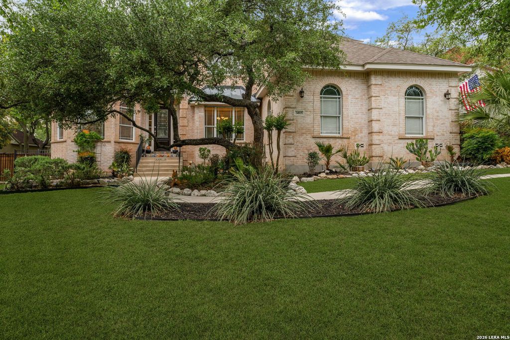Photo of 24815 BIRDIE RDG, San Antonio, TX 78260 (MLS # 1958077)
