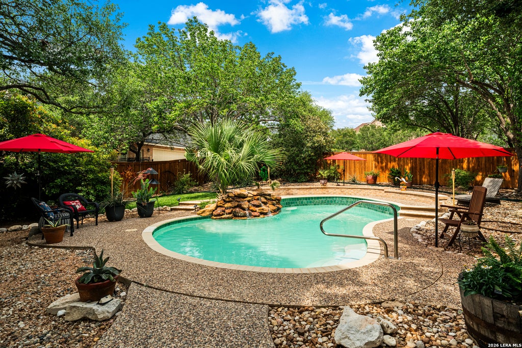 Photo of 24815 BIRDIE RDG, San Antonio, TX 78260 (MLS # 1958077)