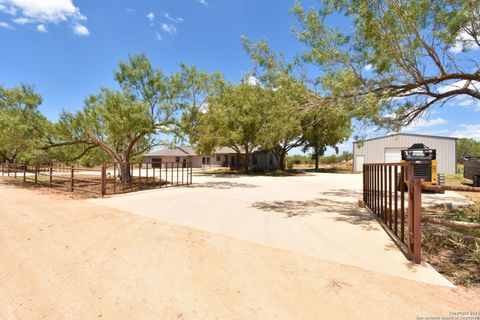 A home in Devine