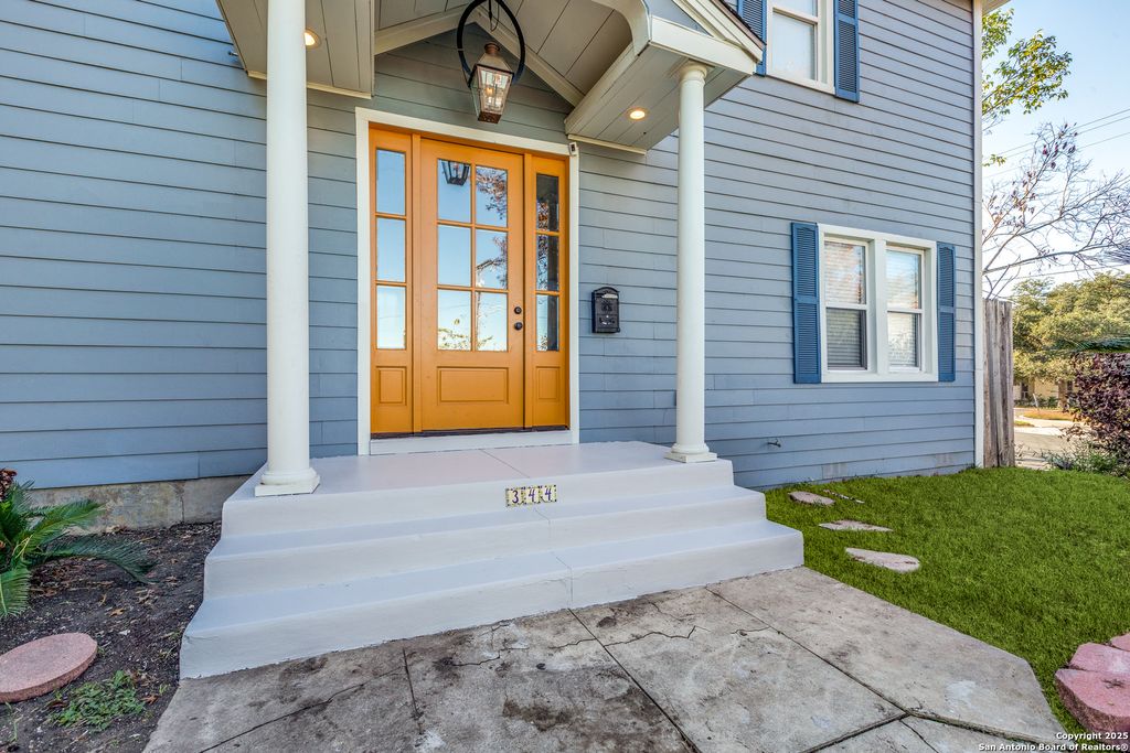 Photo of 344 W Rosewood, San Antonio, TX 78212 (MLS # 1926229)