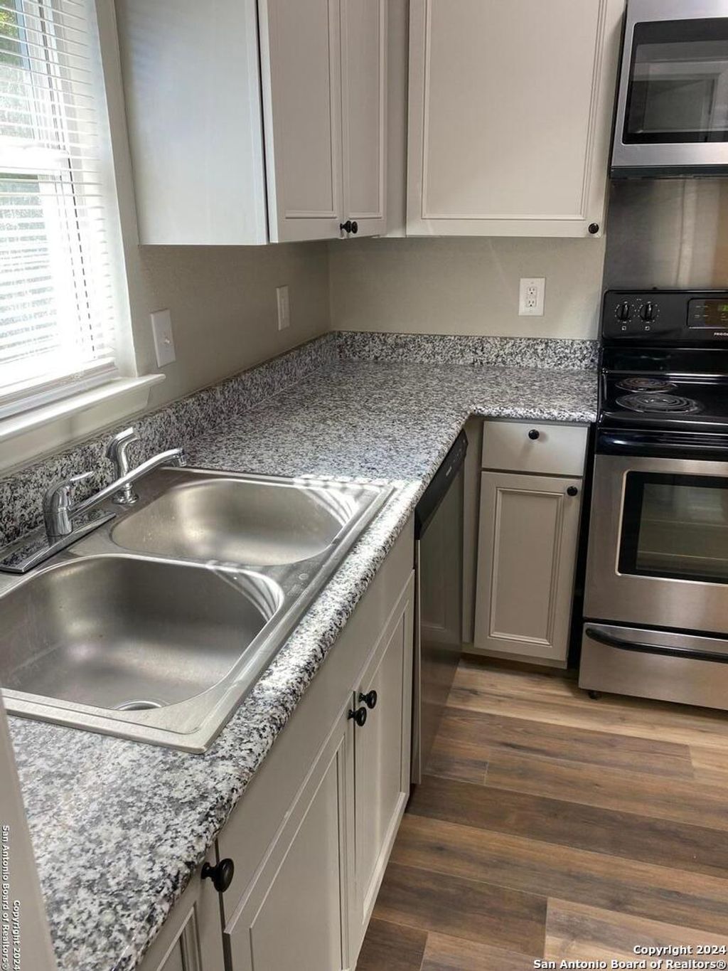 Photo of 8404 FOREST RIDGE DR, San Antonio, TX 78239 (MLS # 1955417)