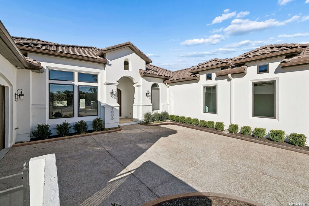 Photo of 7006 Bluff Run, San Antonio, TX 78257 (MLS # 1940377)