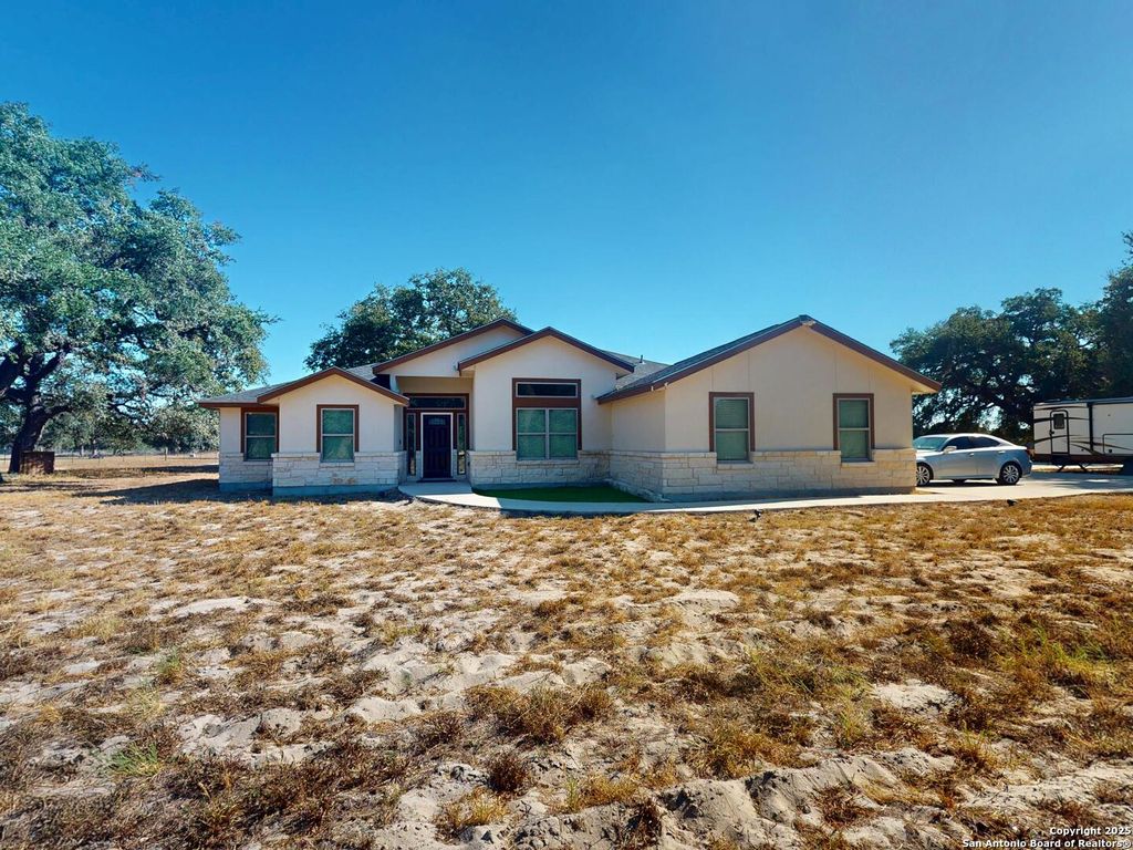 Photo of 3992 Fm 1784, Pleasanton, TX 78064 (MLS # 1918996)