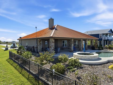 125 DOCKSIDE DR Rockport TX 78382