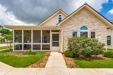 Photo of 530 #1000 Oak Park Dr, Boerne, TX 78006 (MLS # 1973284)