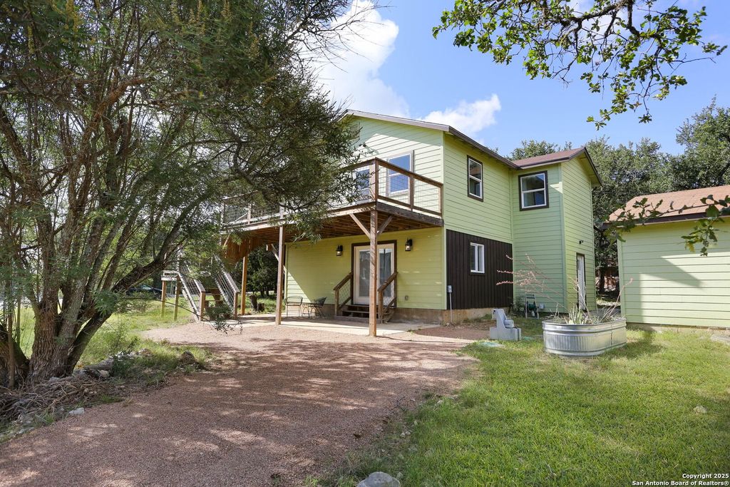 Photo of 614 Red Oak Woods, Canyon Lake, TX 78133 (MLS # 1879803)