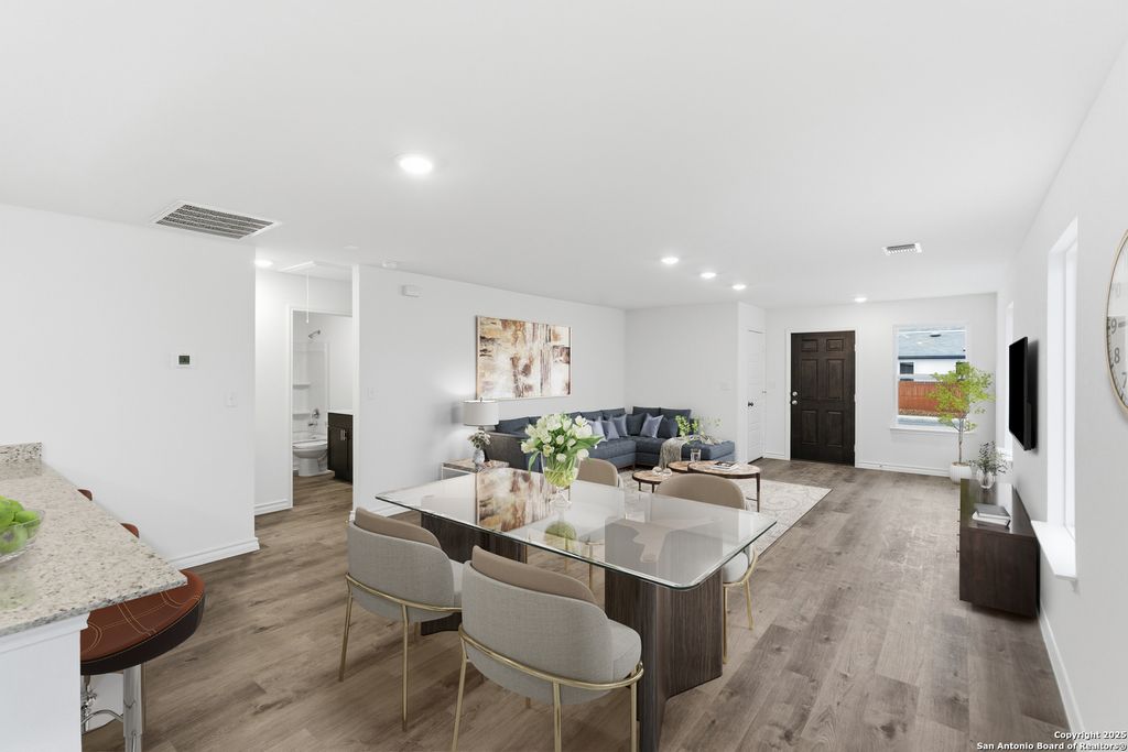 Photo of 308 LAZYGLADE LN, Seguin, TX 78155 (MLS # 1921458)