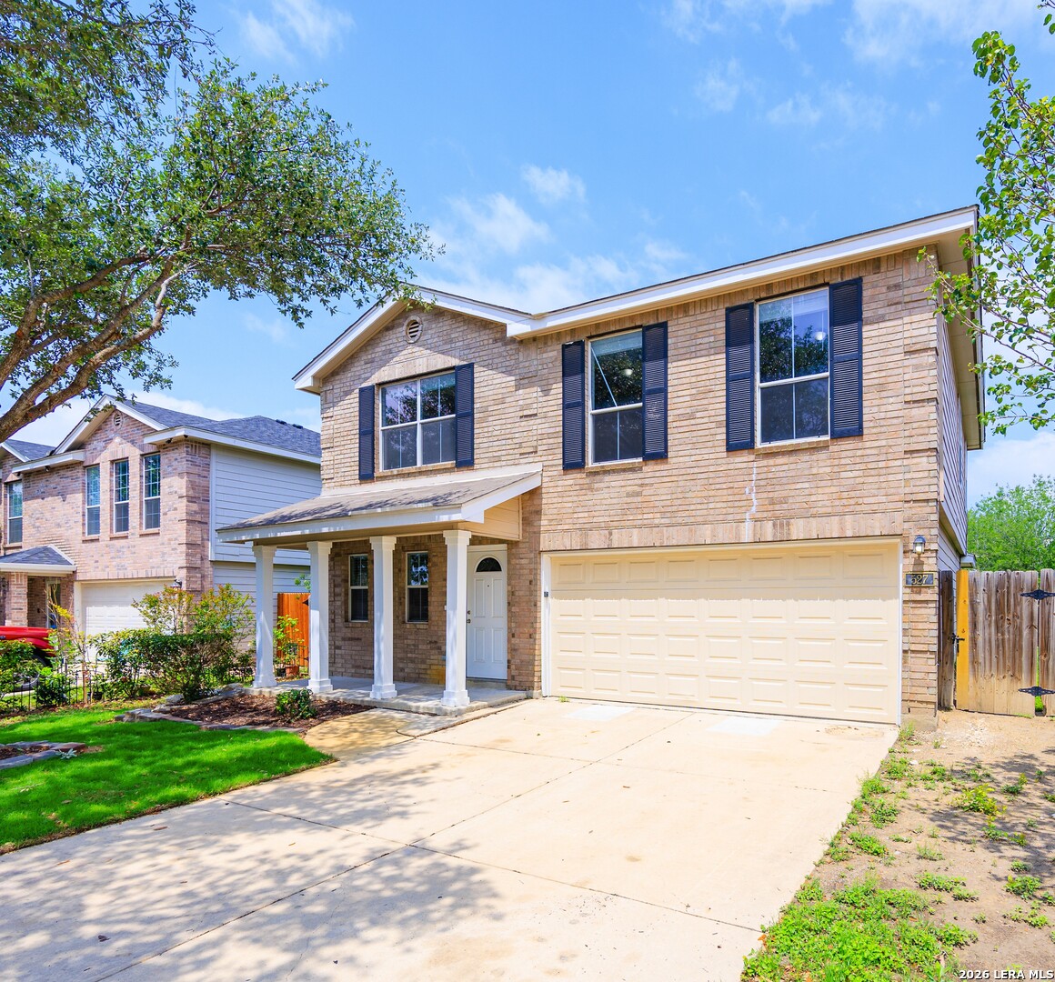 527 BRIDLE RDG