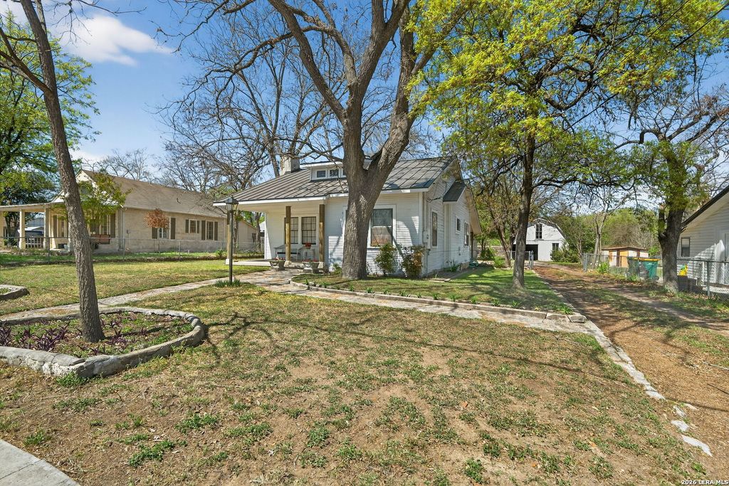 Photo of 608 RIVER RD, Boerne, TX 78006 (MLS # 1954067)